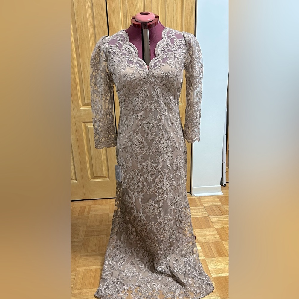 NWOTSuperbe robe longue LeChateau